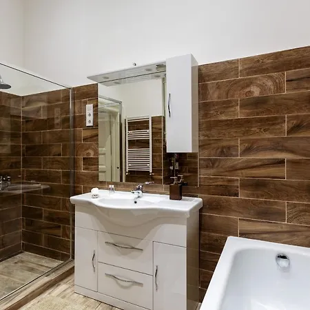 Spotless & Spacious Downtown * Budapest