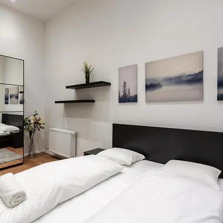 Spotless & Spacious Downtown